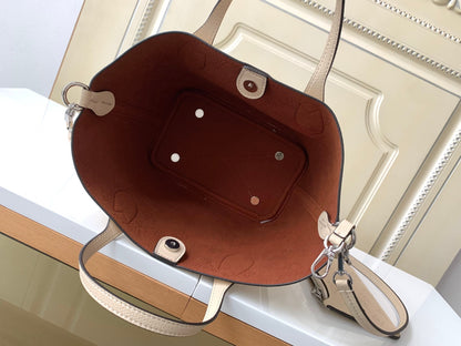 Louis Vuitton Blossom PM