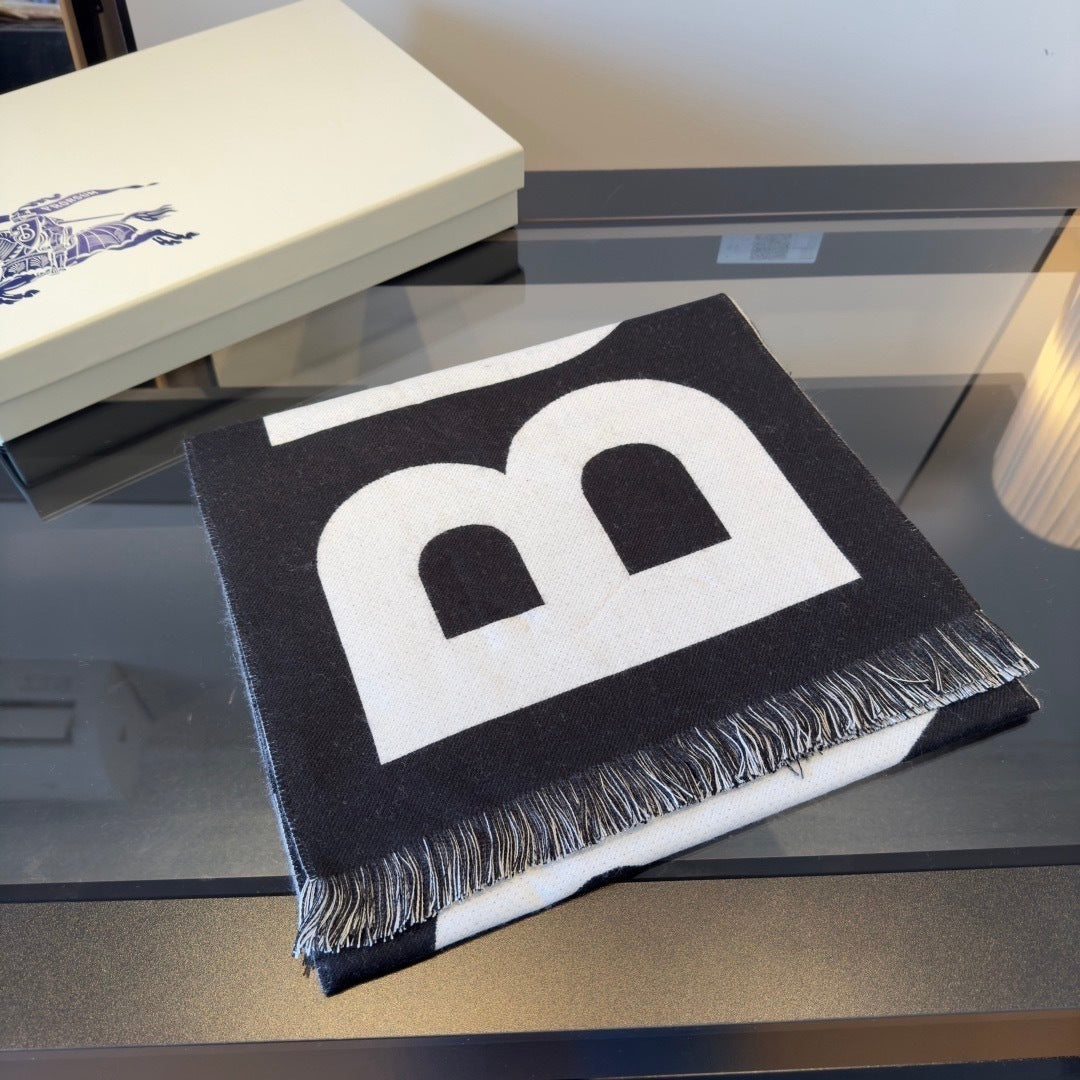 Burberry Scarf "Black-White"
