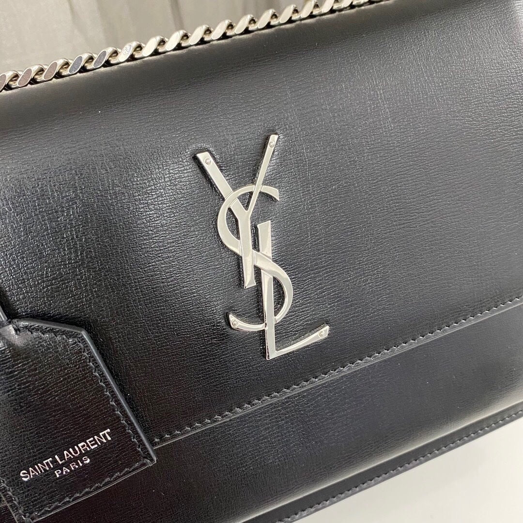 Saint Laurent Sunset Medium in Smooth Leather