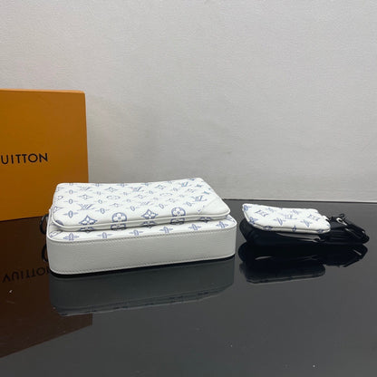 Louis Vuitton Trio Messenger