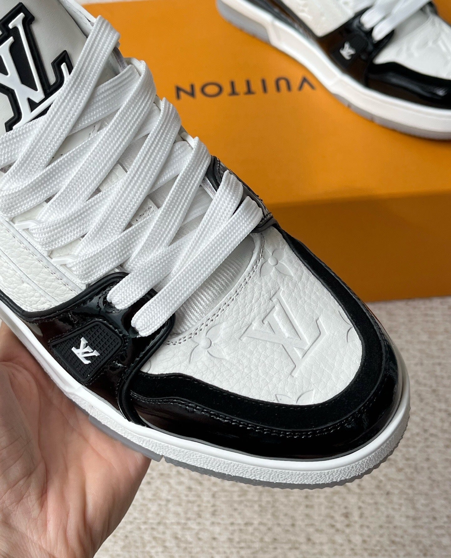 Louis Vuitton LV Trainers "Black-White-Grey"