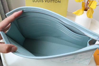 Louis Vuitton Pochette Voyage MM