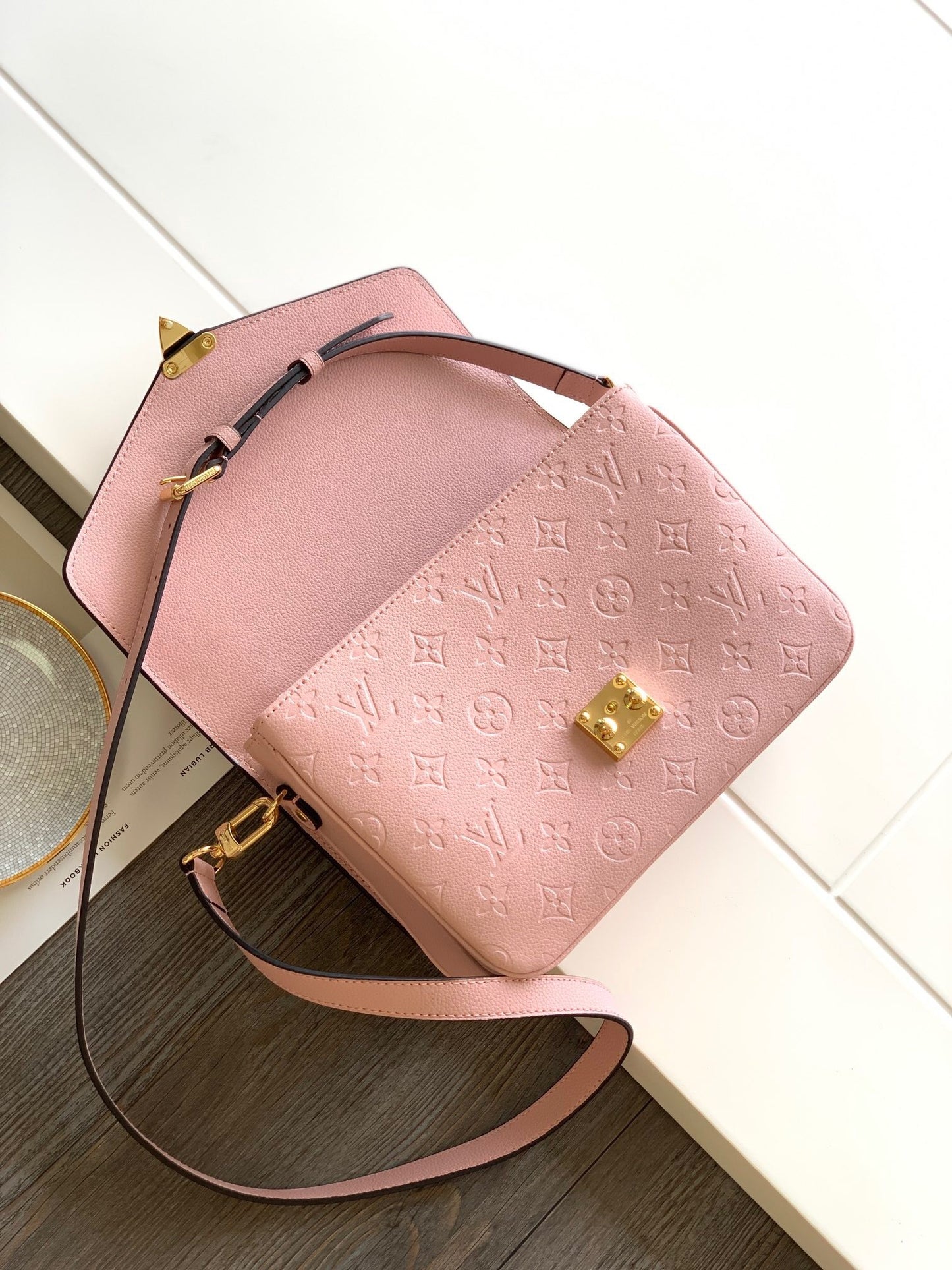 Louis Vuitton Pochette Métis