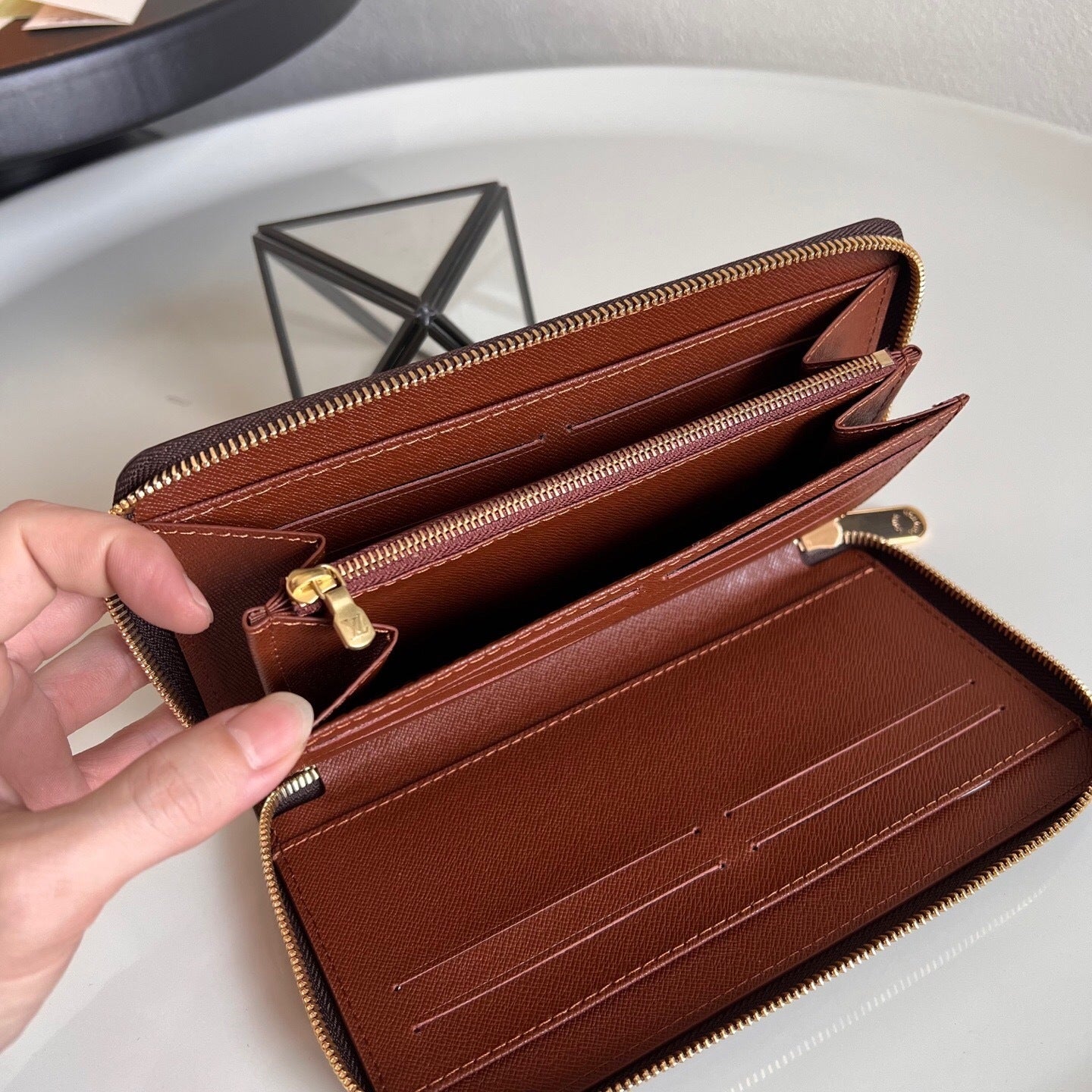 Louis Vuitton Zippy Wallet "Monogram"