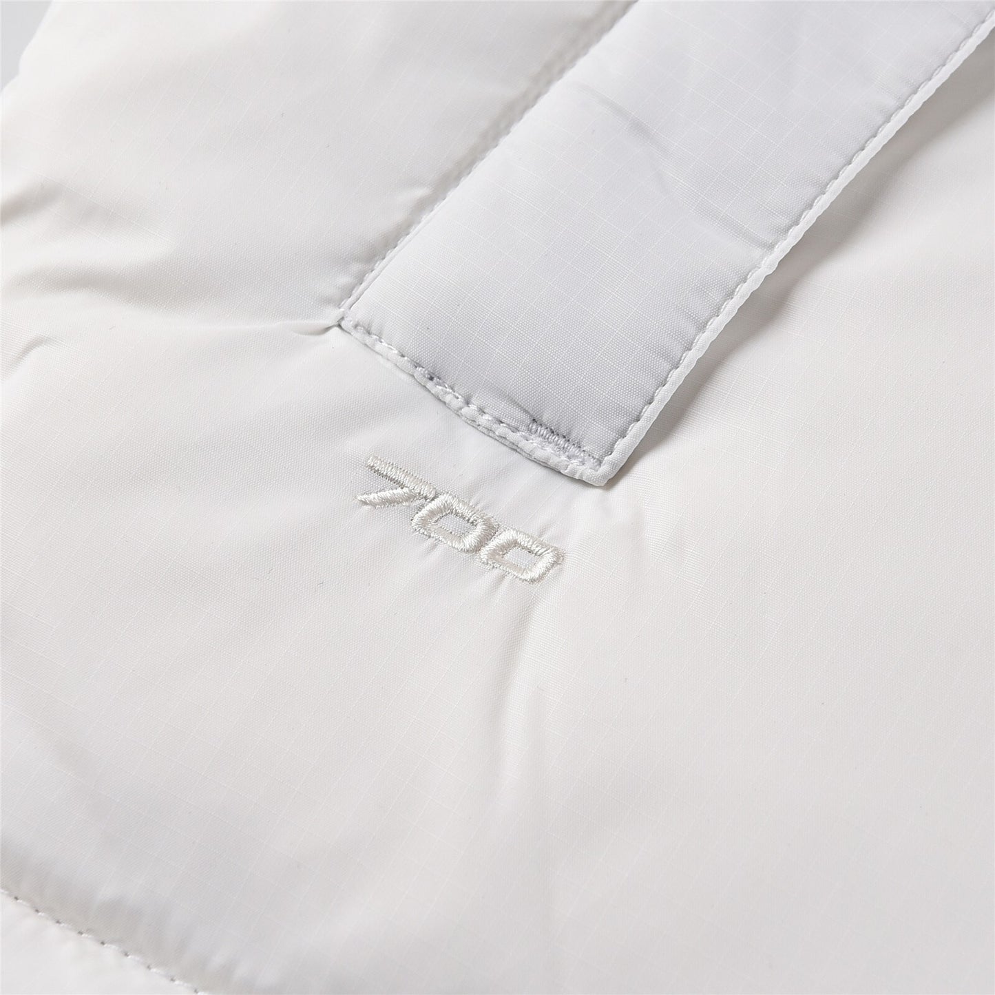 The North Face 700 Down Vest "White-Black"