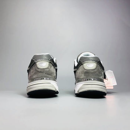 New Balance 990 “Black-Beige”