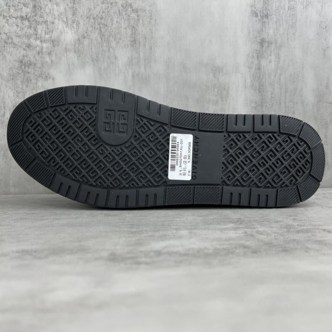 Givenchy Low-Top G4 "Black"