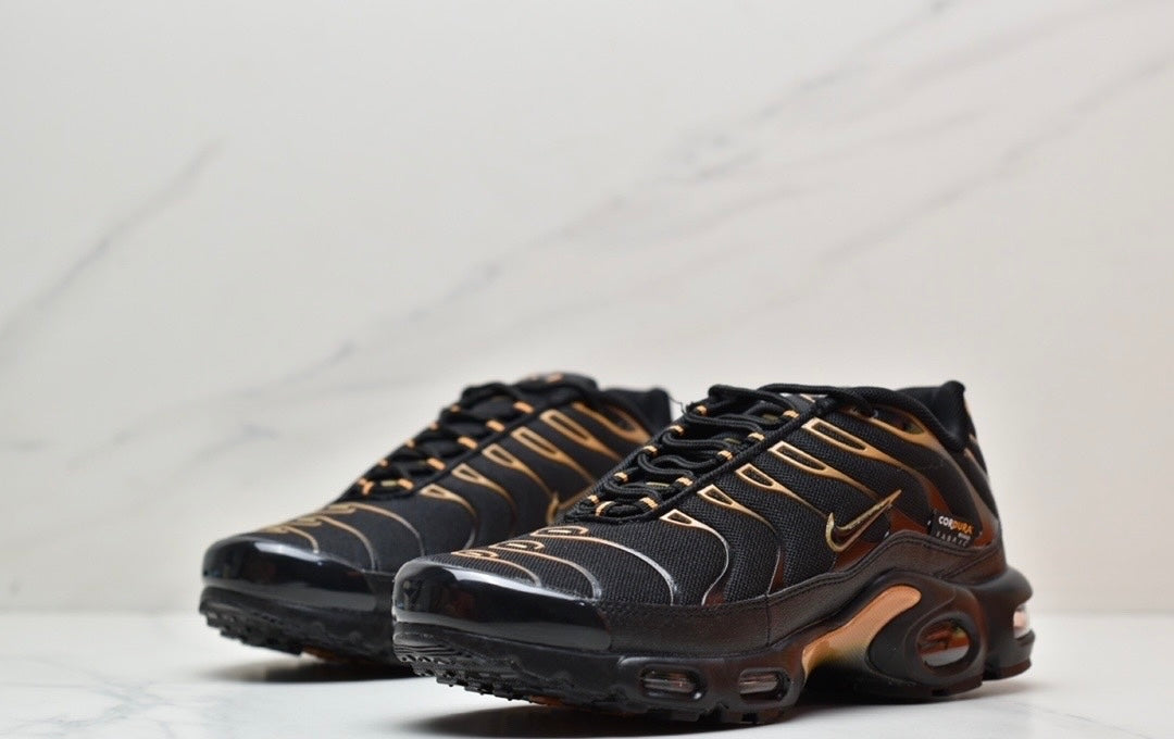 Nike Air VaporMax Plus “Black-Gold”