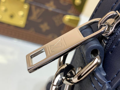 Louis Vuitton Fastline Messenger