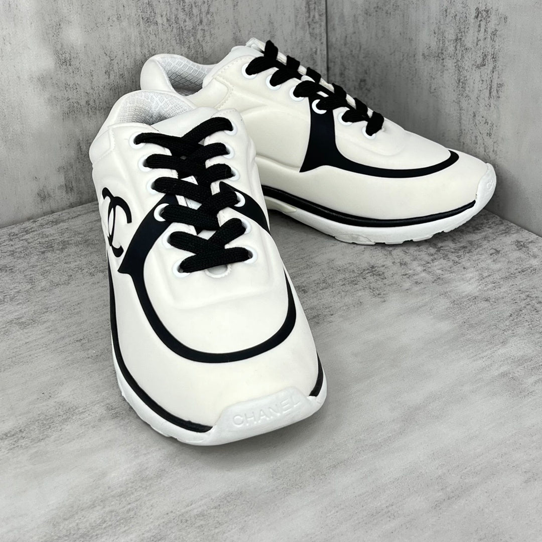 Chanel 22A "White-Black"