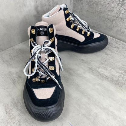 Chanel Snow Boots "Black-Pink Suede"