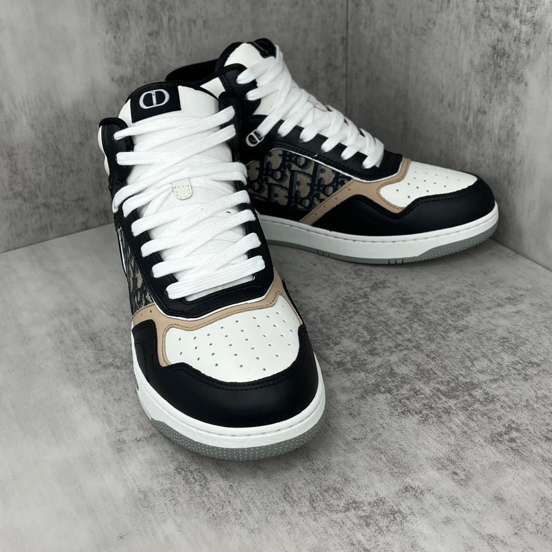 Dior B27 High-Top "Black-White-Beige"