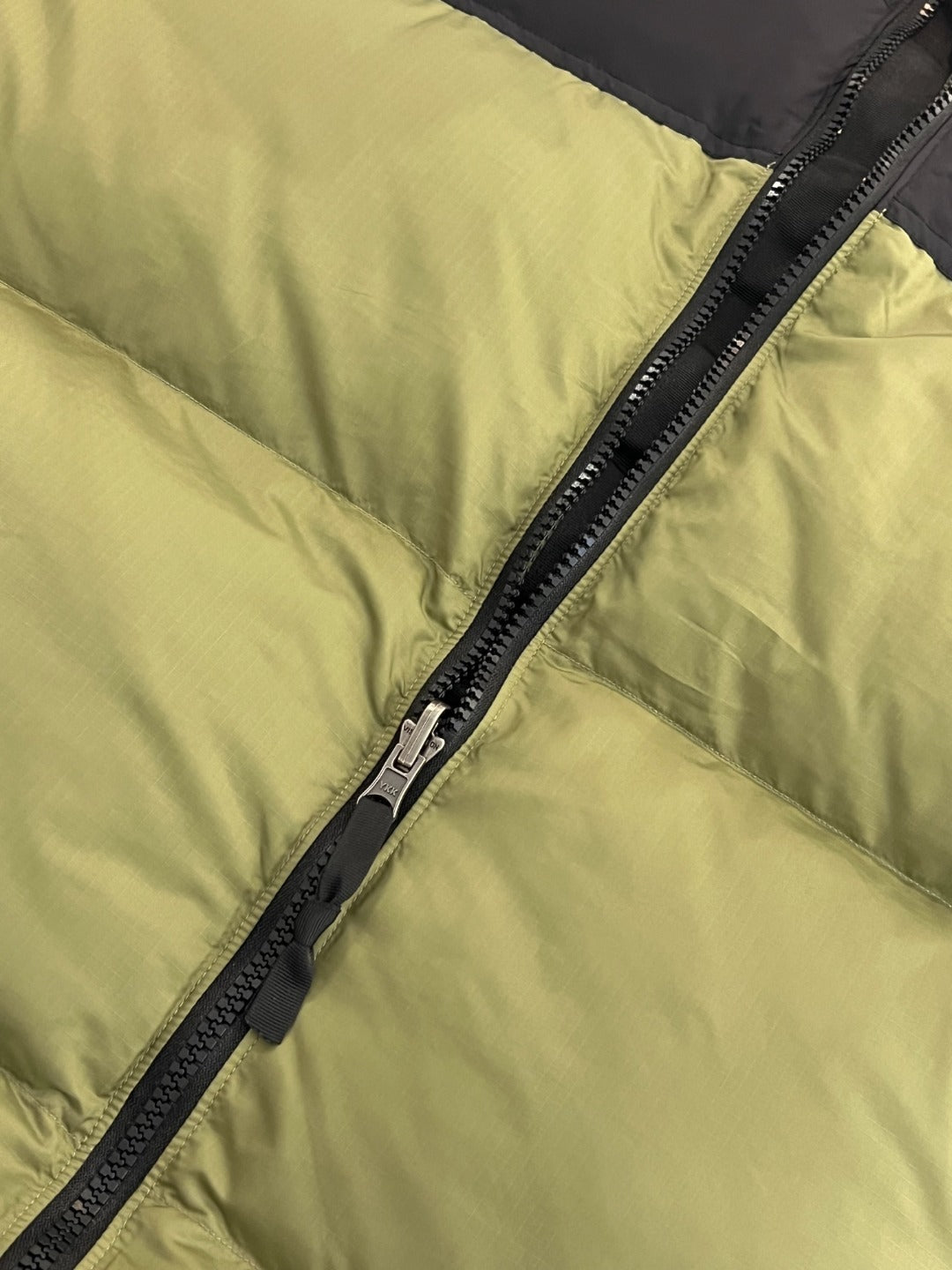 The North Face 700 Down Jacket "Khaki-Black"