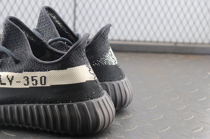 Yeezy 350 V2 "Black White"