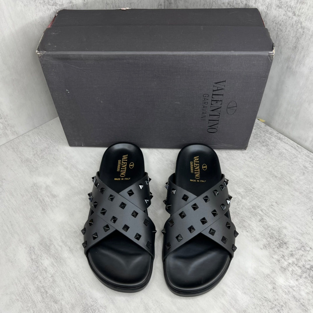 Valentino Garavani Rockstud Slides "Black"