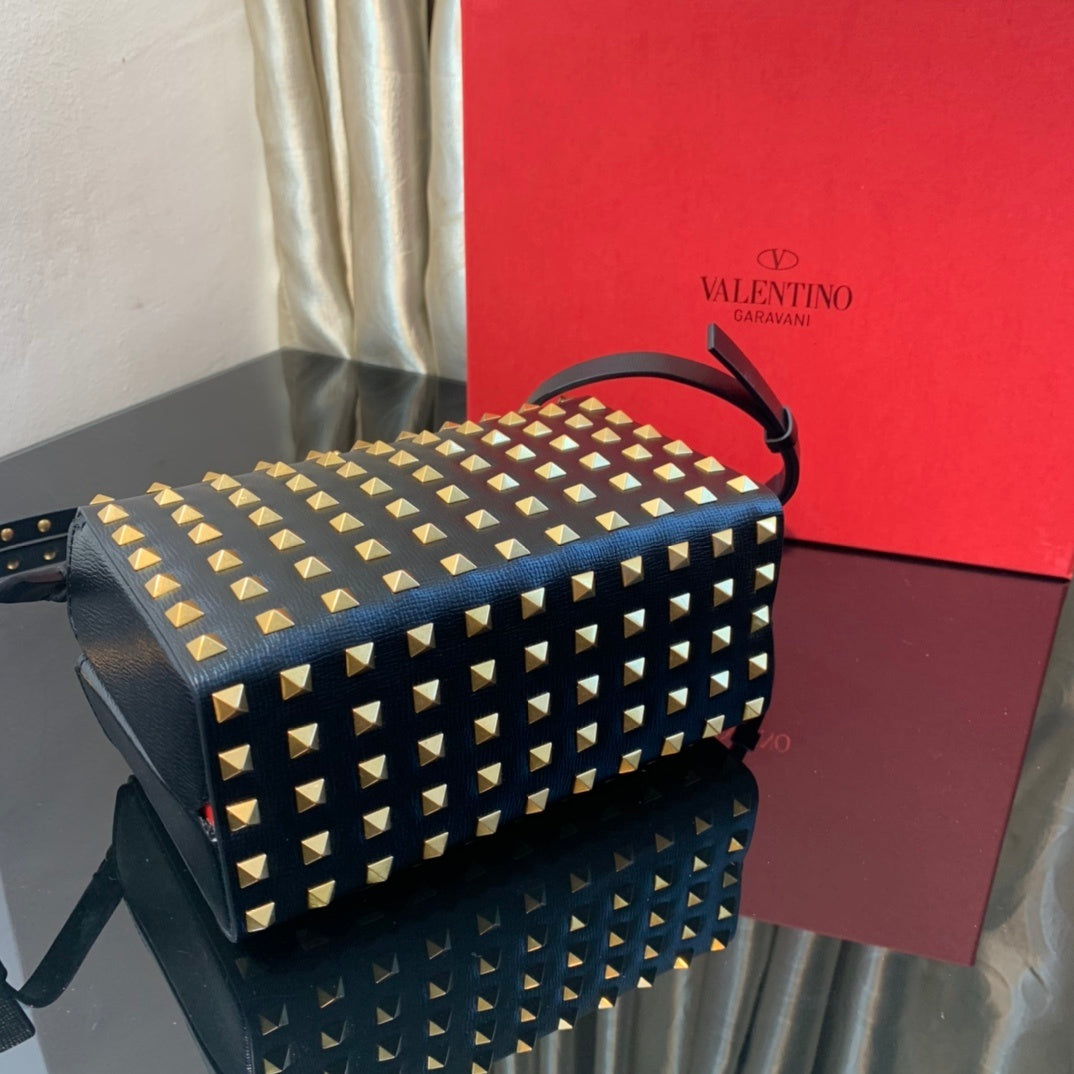 Valentino Garavani Rockstud Alcoce Bag