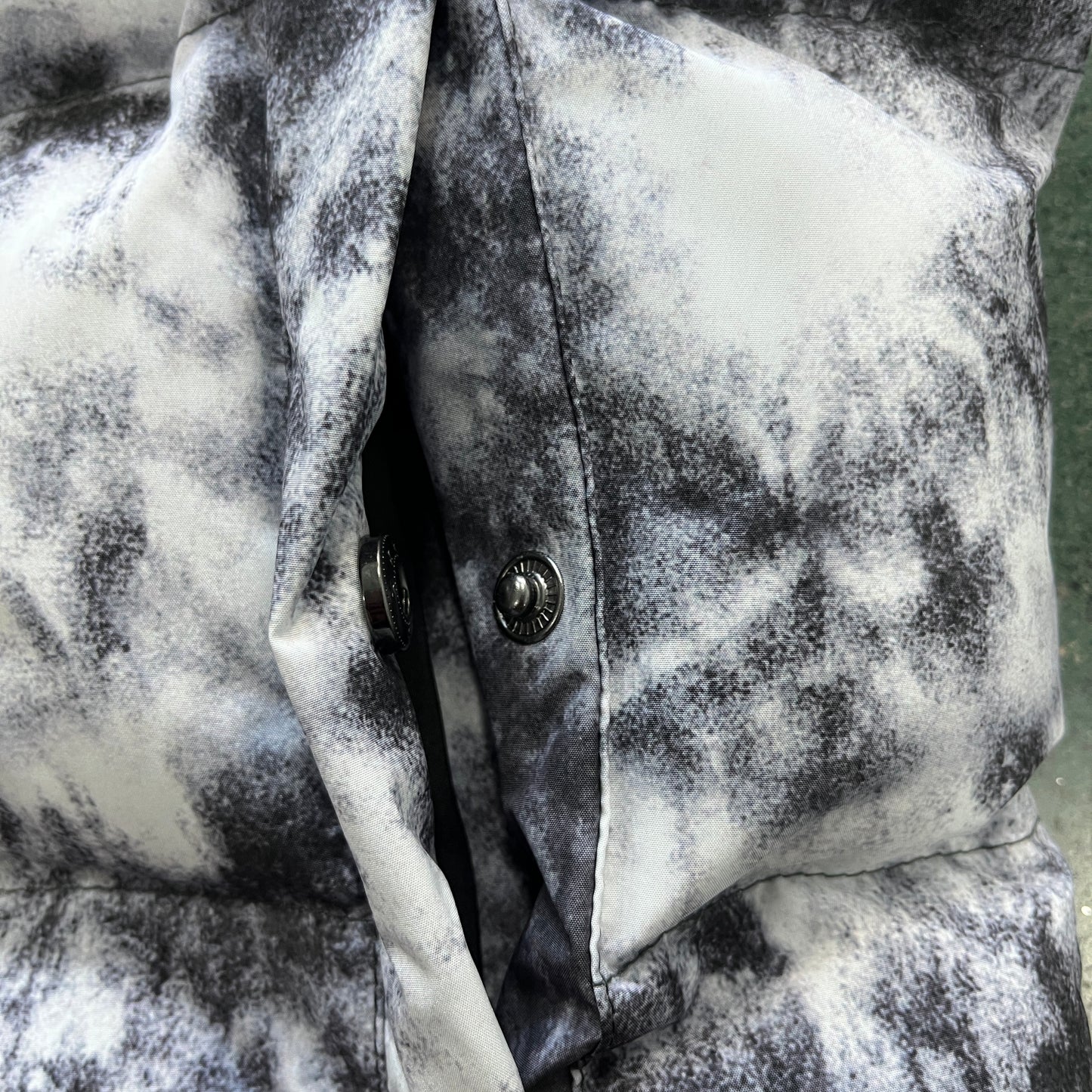 Trapstar Hyperdrive Down Jacket "Black-Tie Dye"