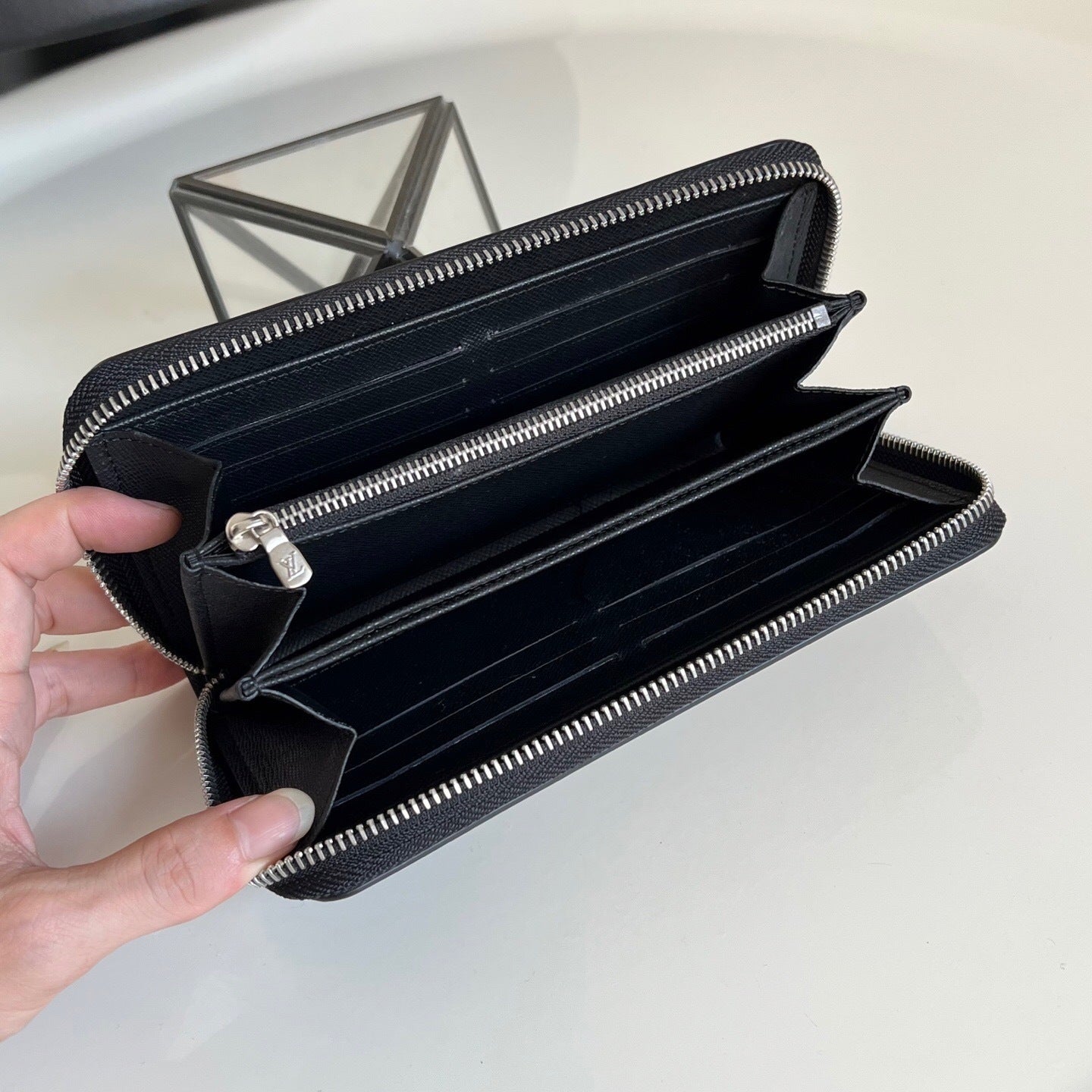 Louis Vuitton Zippy Wallet "Epi Leather"