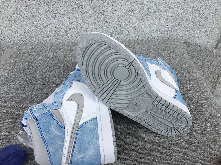 Jordan 1 Retro High OG "Hyper Royal"