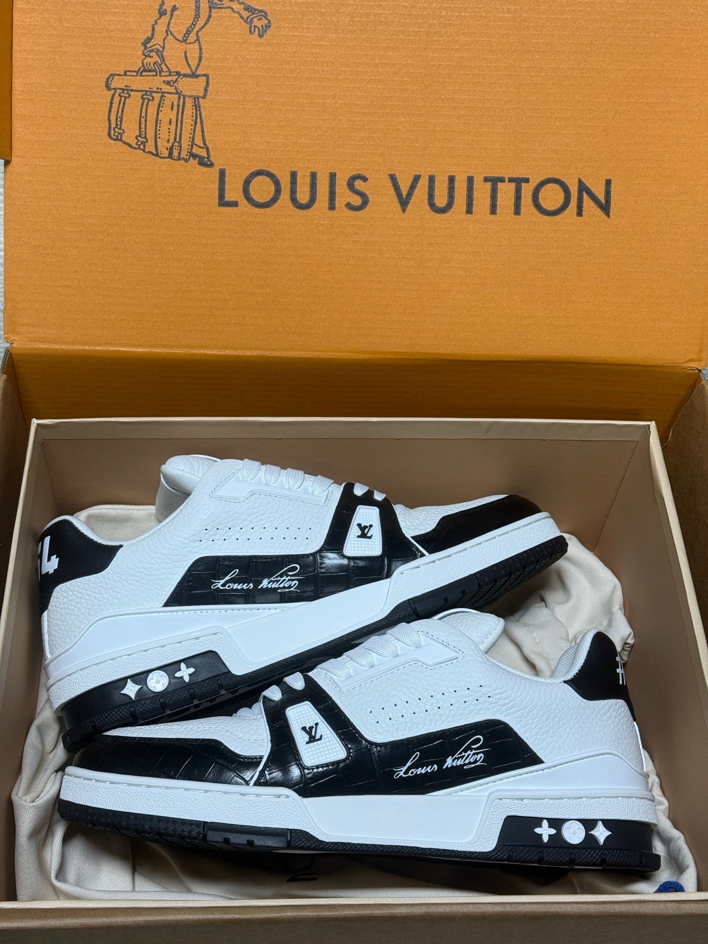 Louis Vuitton LV Trainers "White-Black Crocodile"