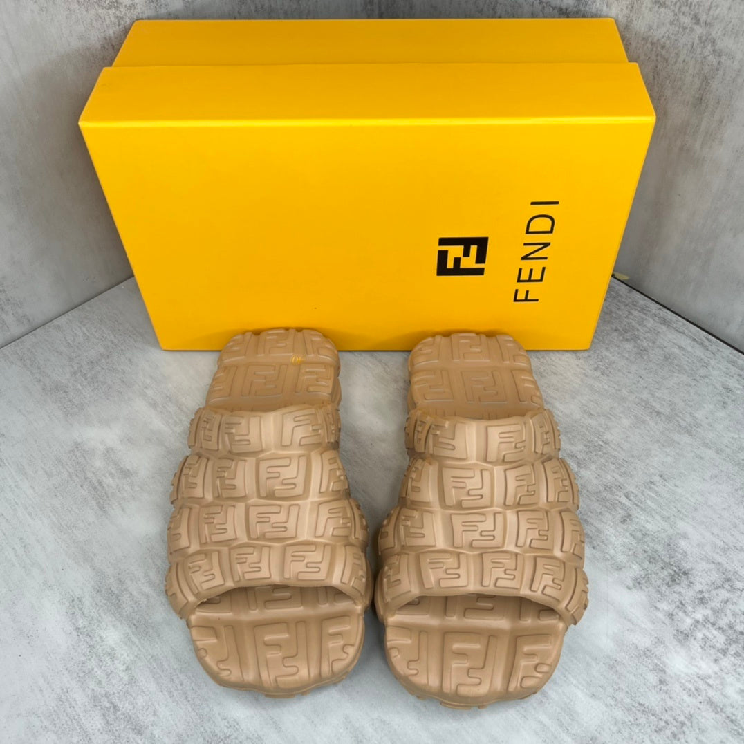 Fendi Cloud Slides "Camel"