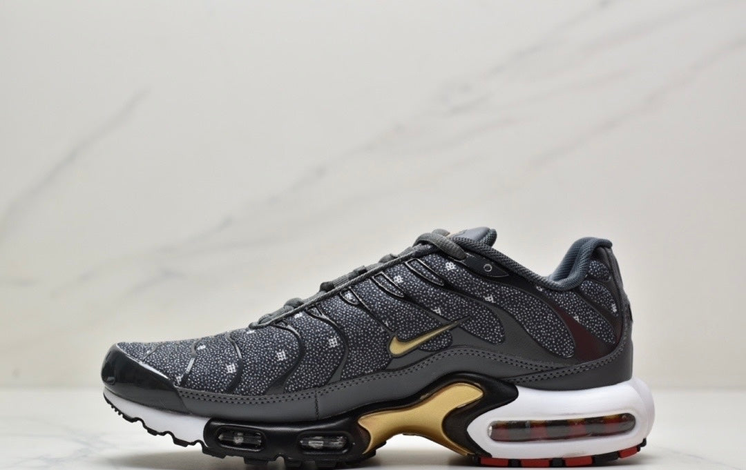 Nike Air VaporMax Plus “Grey-Gold”