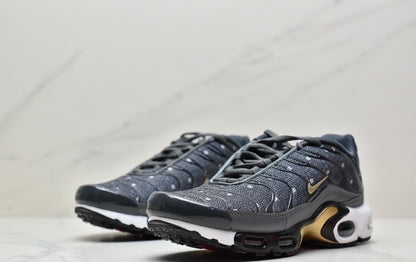 Nike Air VaporMax Plus “Grey-Gold”