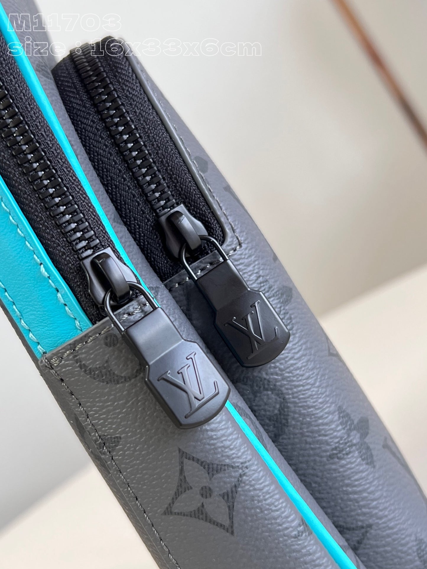 Louis Vuitton Avenue Slingbag PM