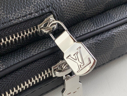 Louis Vuitton Avenue Slingbag