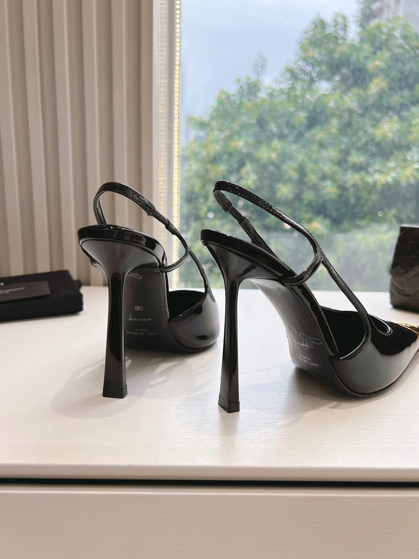 Saint Lauretn Jeanne Slingback Pumps 110mm "Black-Gold"