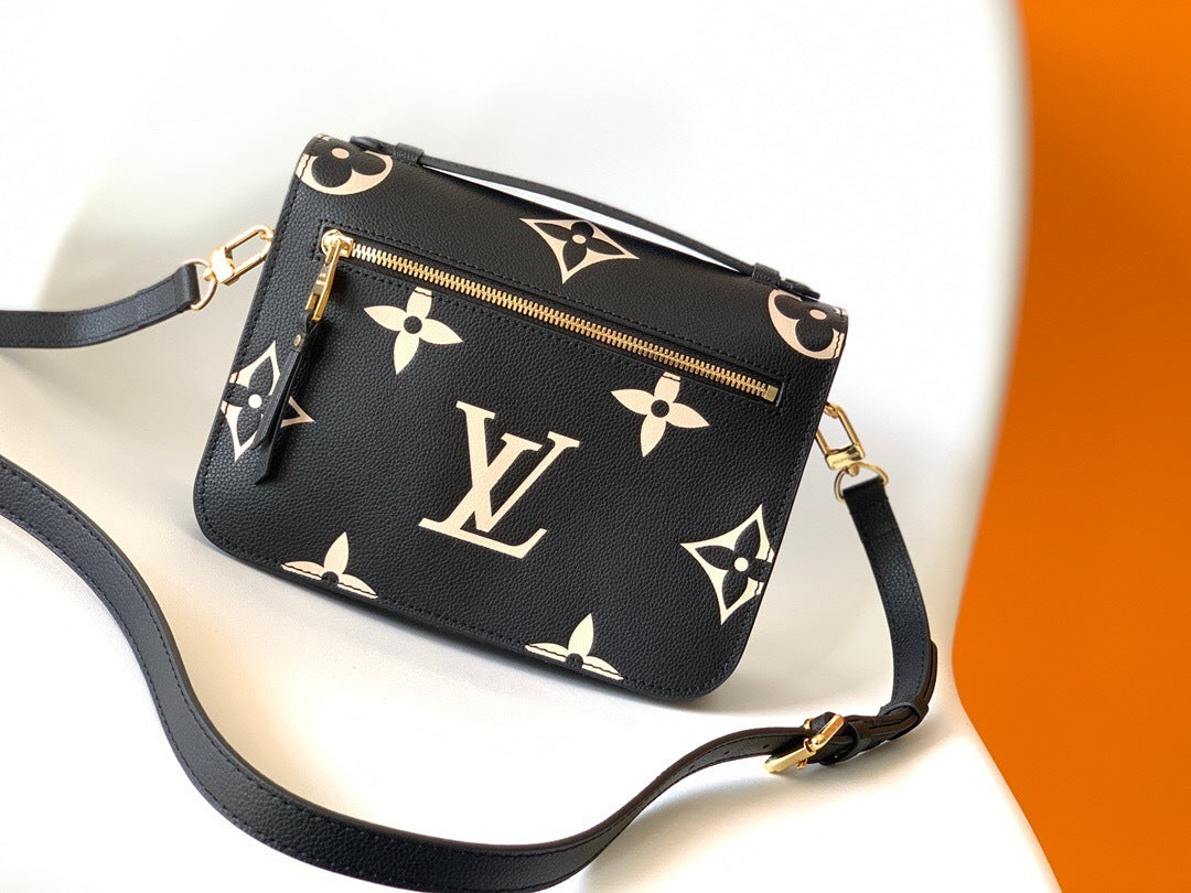 Louis Vuitton Pochette Métis