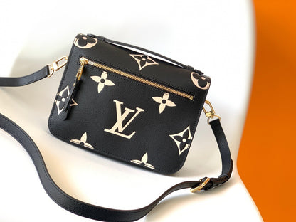 Louis Vuitton Pochette Métis