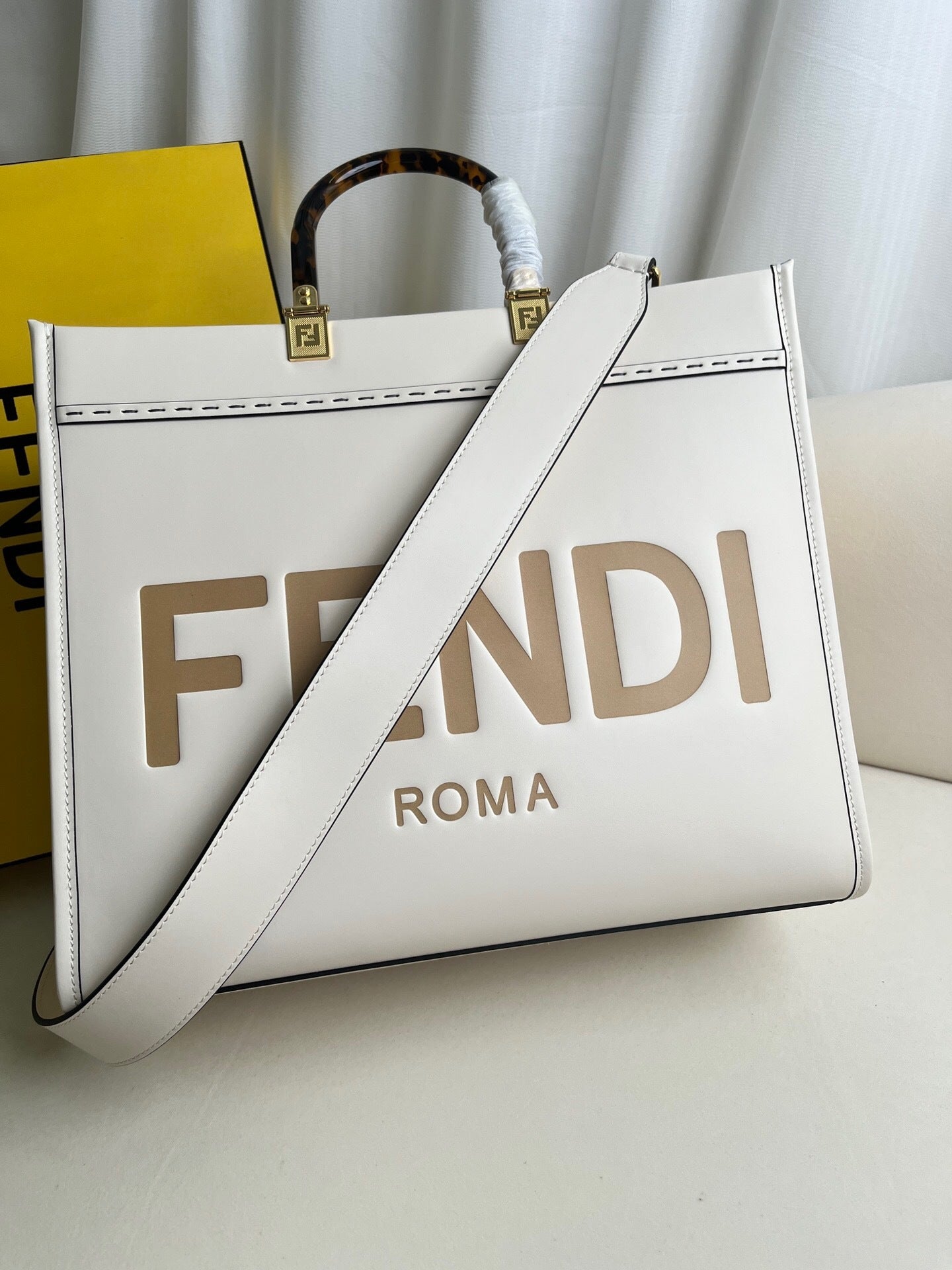 Fendi Sunshine Medium Leather Shopper