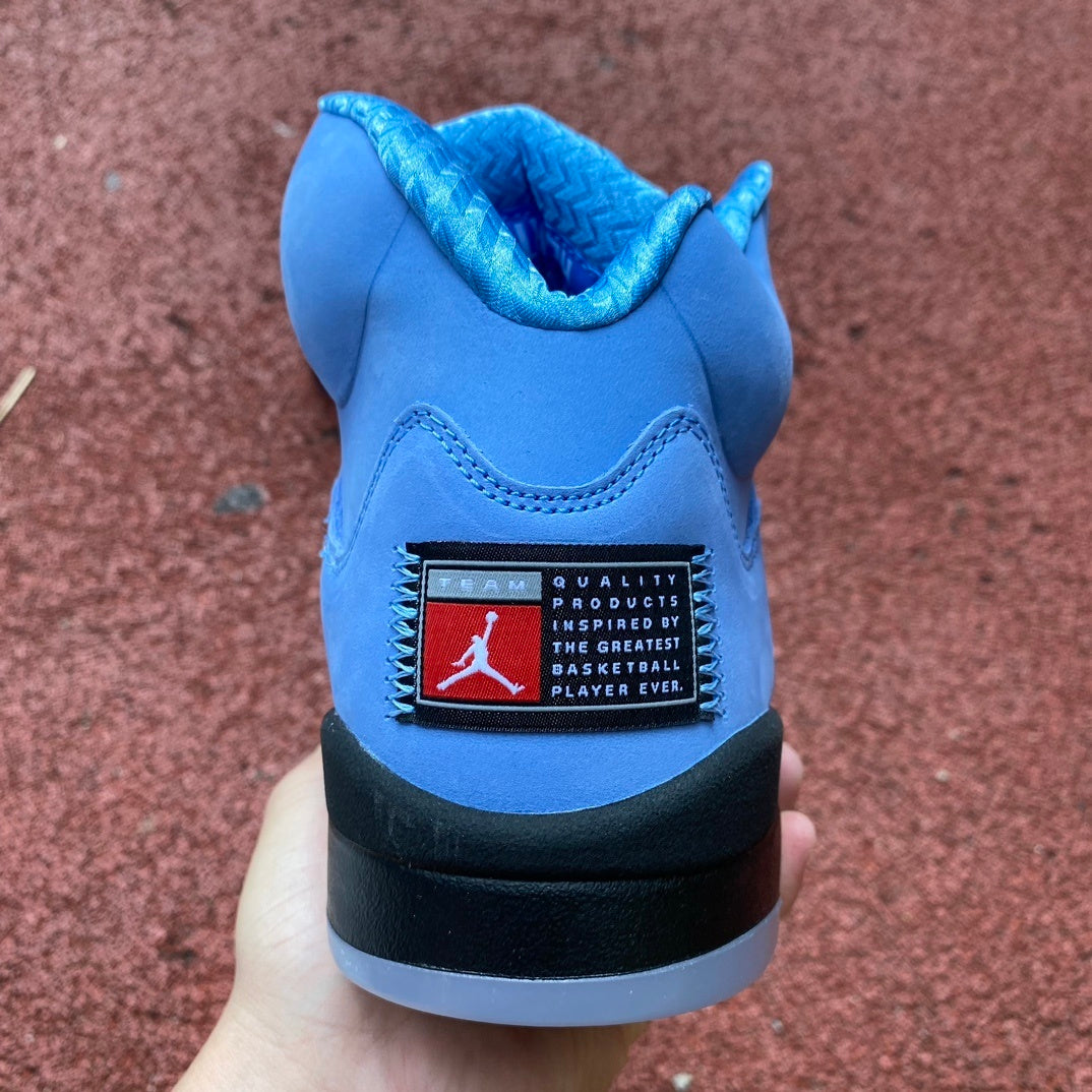 Air Jordan 5 Retro "UNC"