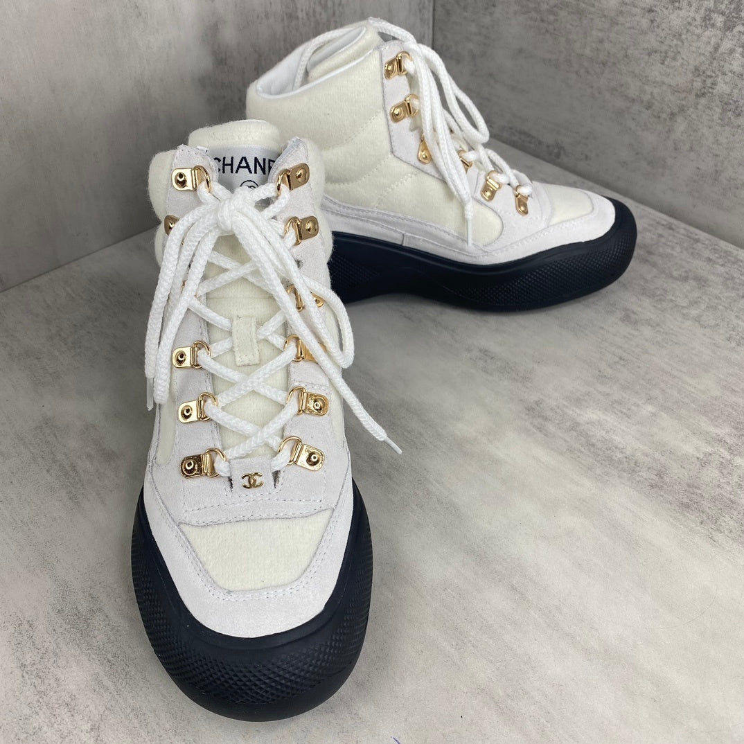 Chanel Snow Boots "White-Black Suede"