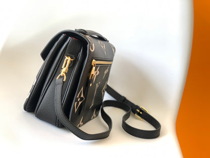 Louis Vuitton Pochette Métis