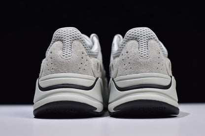 Yeezy 700 "Salt"