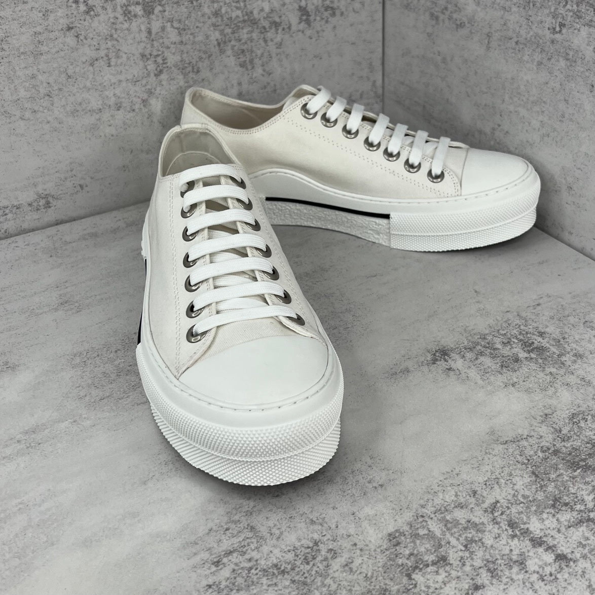 Burberry Gabardine "White"