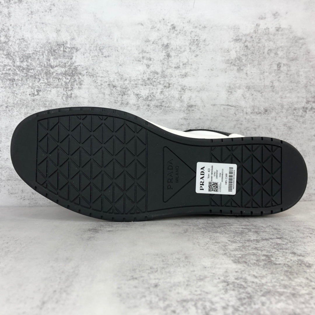 Prada Downtown "White-Black"