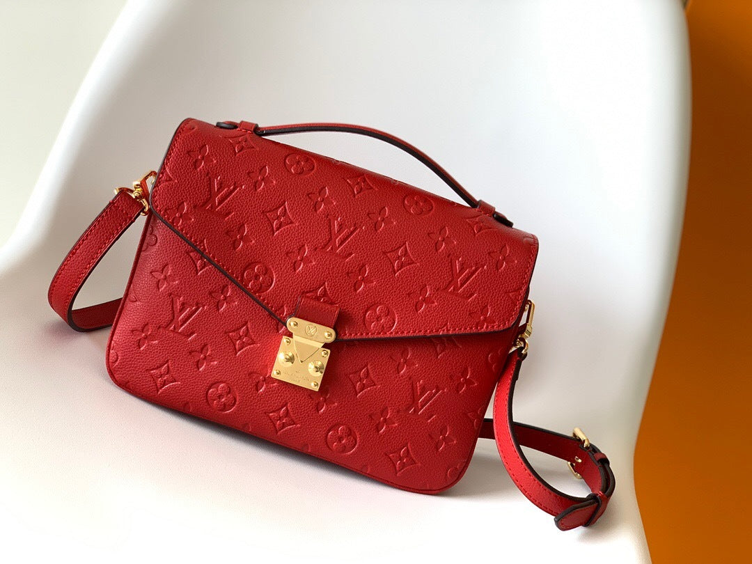 Louis Vuitton Pochette Métis