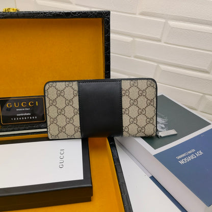 Gucci GG Supreme Zip Around Wallet