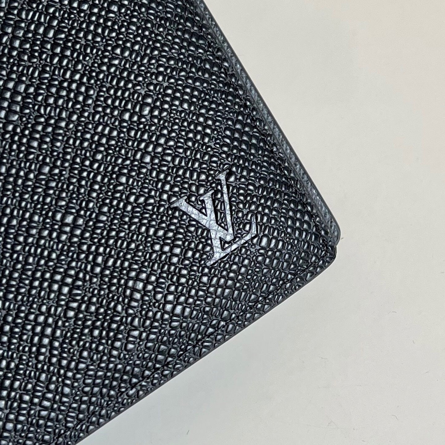 Louis Vuitton Brazza Wallet "Taiga Leather"