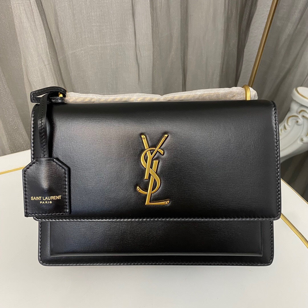 Saint Laurent Sunset Medium in Smooth Leather