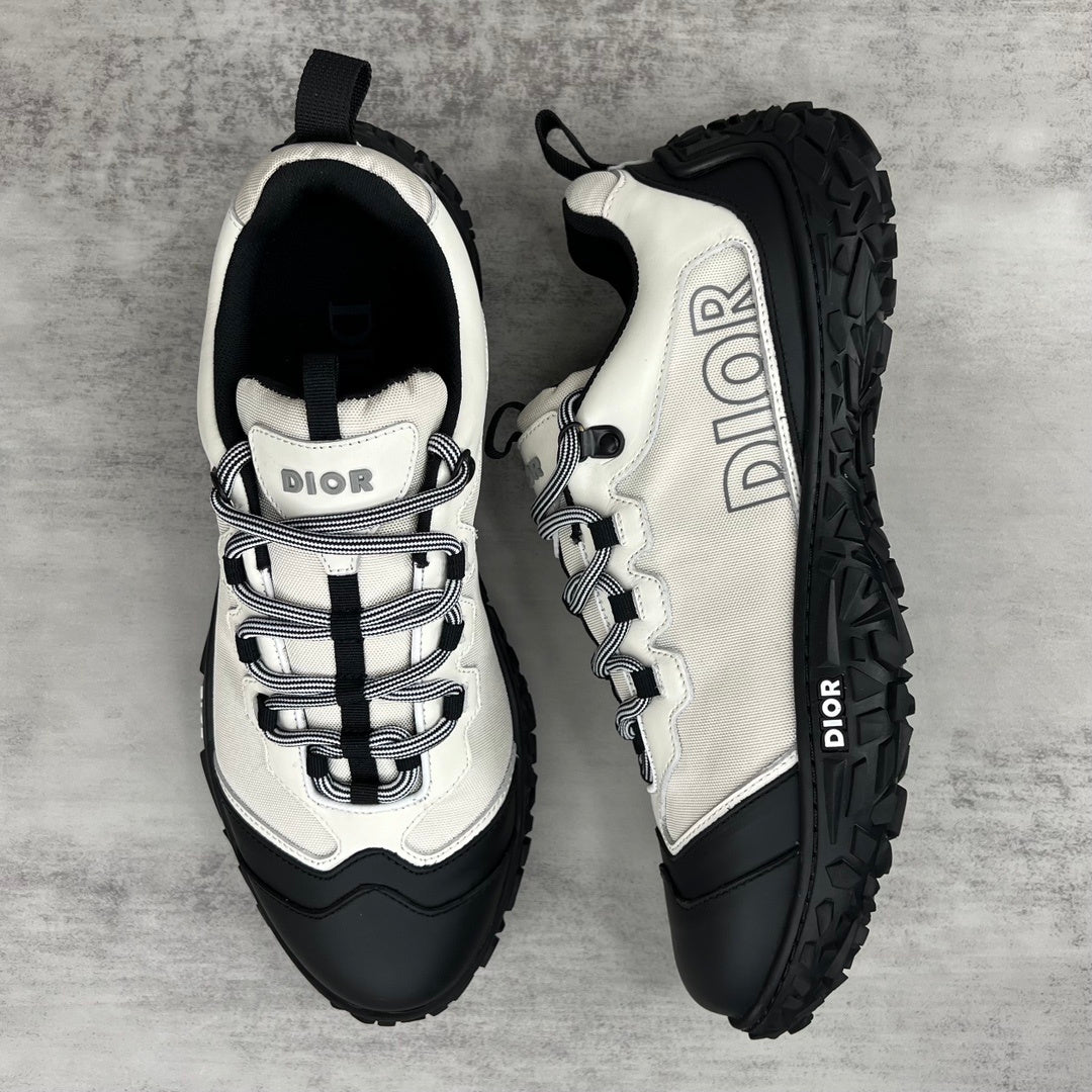 Dior B28 "Black-White"