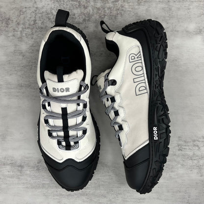 Dior B28 "Black-White"