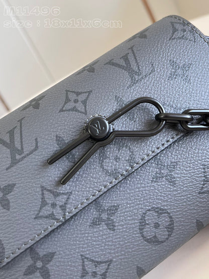 Louis Vuitton Steamer Wearable Wallet
