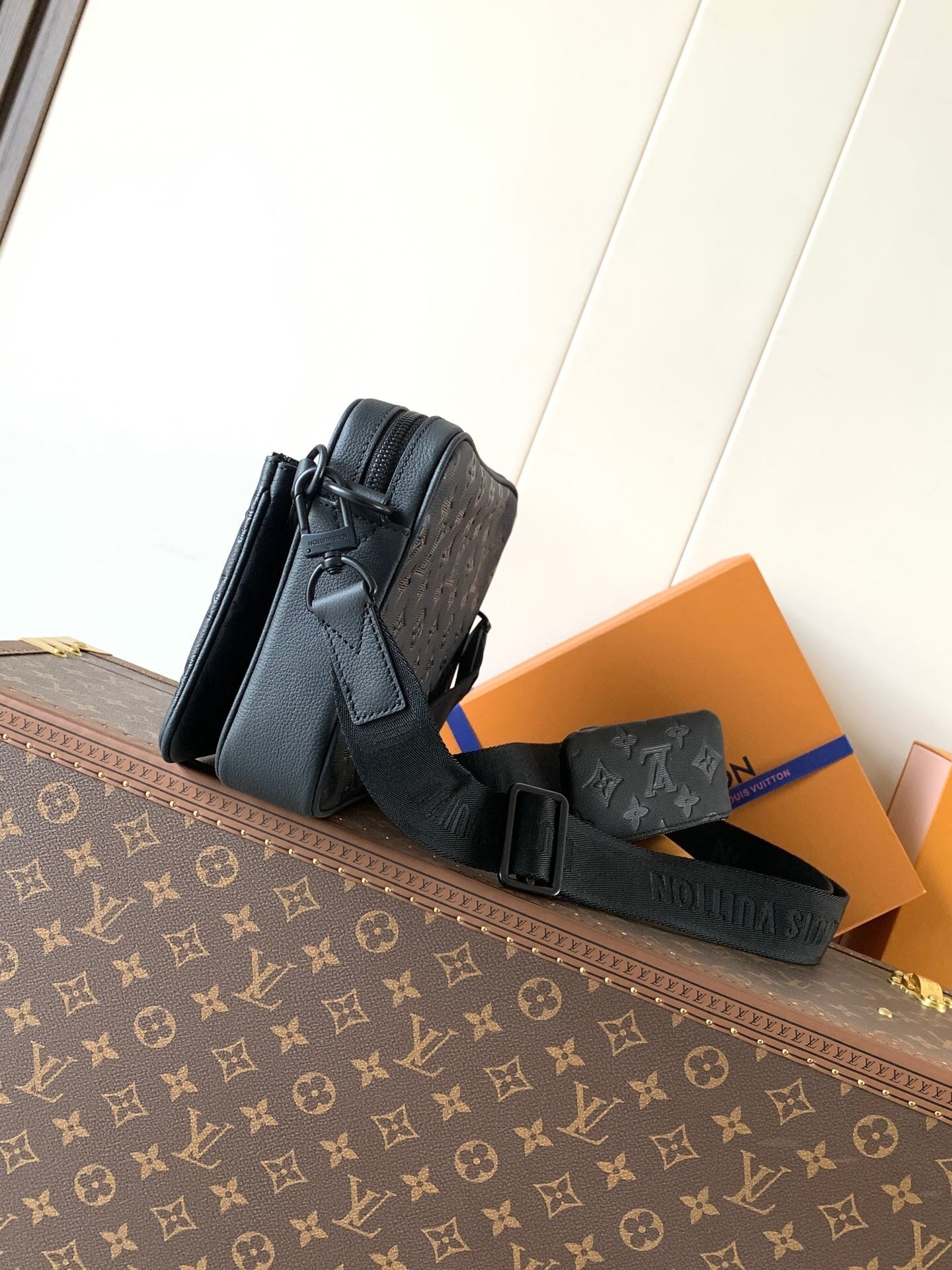 Louis Vuitton Trio Messenger