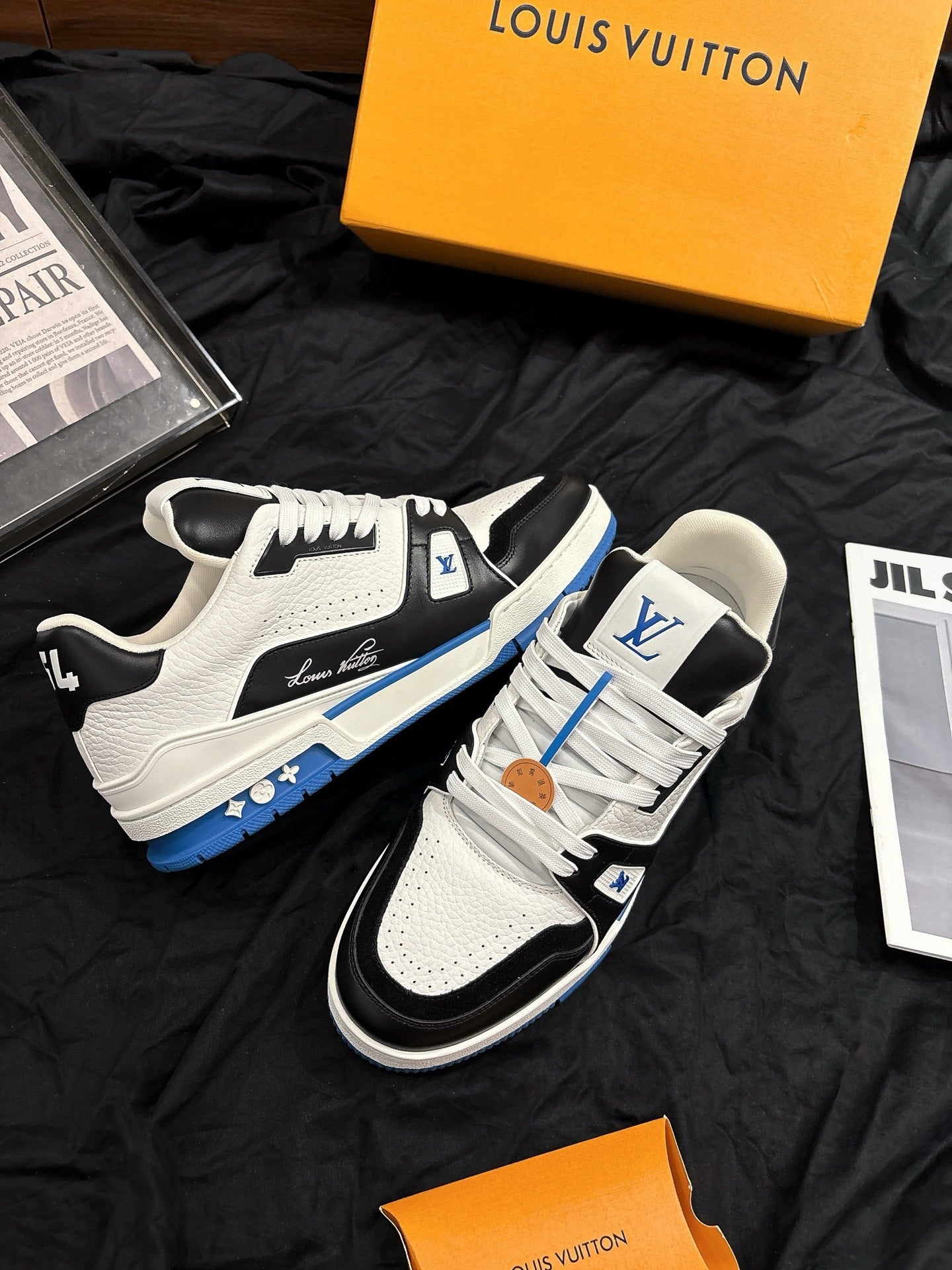 Louis Vuitton LV Trainers "White-Black-Blue"