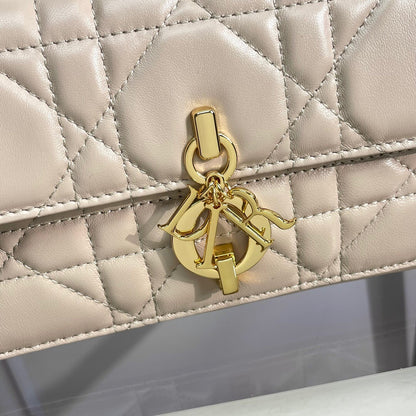 Dior Miss Daisy Mini Bag