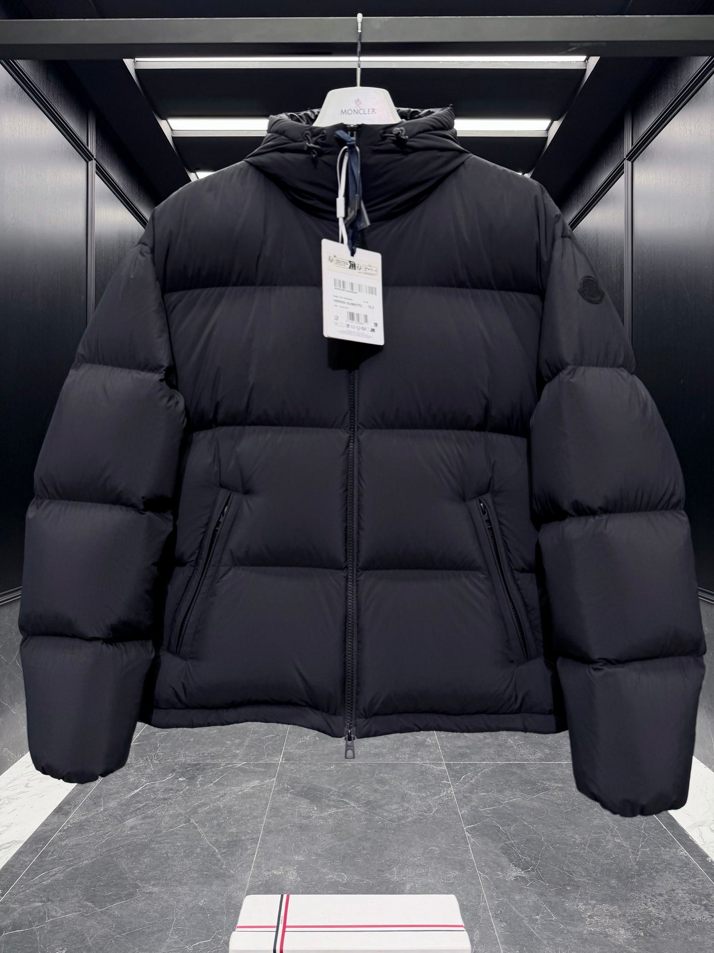 Moncler Meriera Hooded Short Down Jacket "Black"